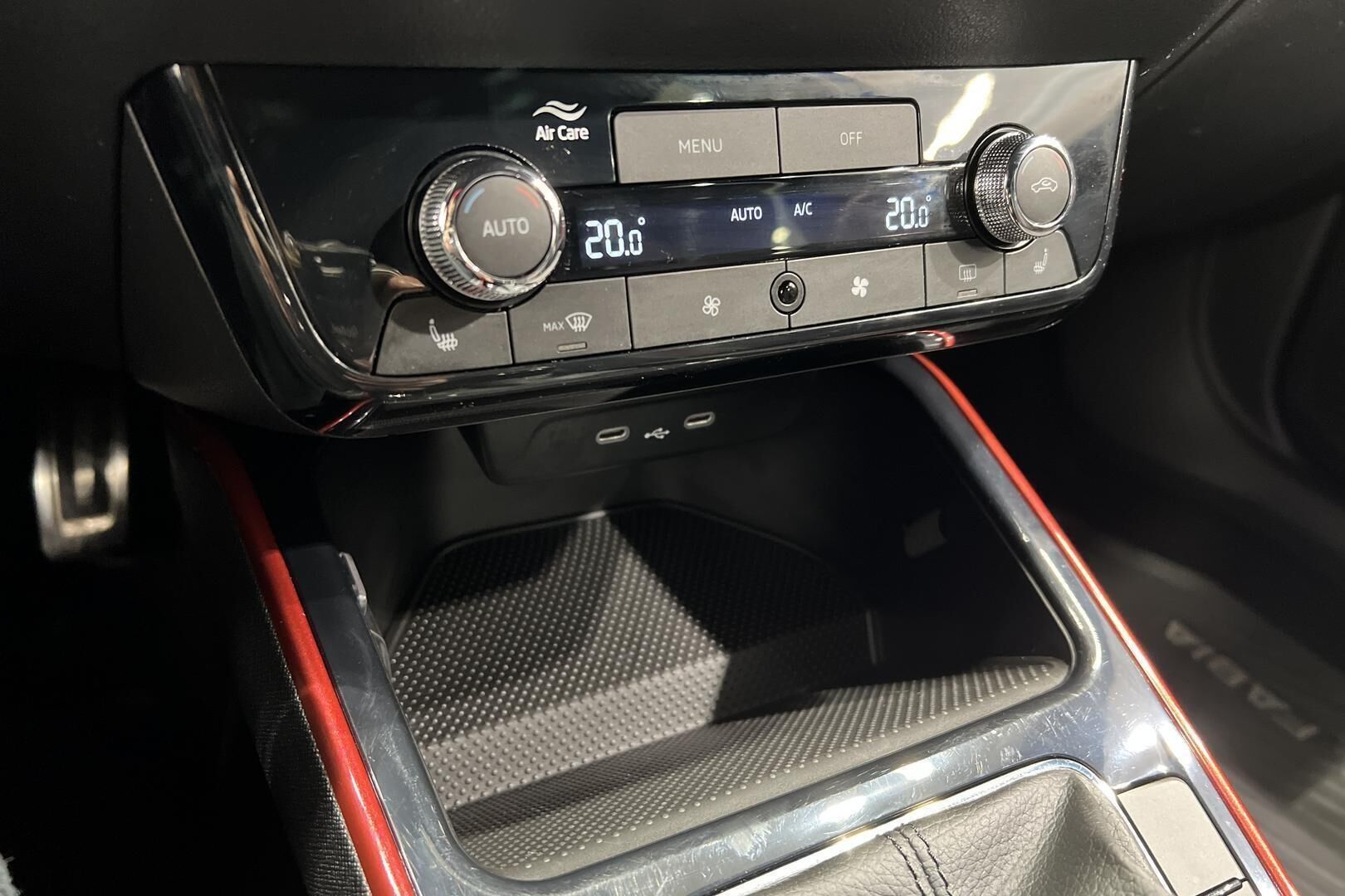 Skoda Fabia iso kuva 23