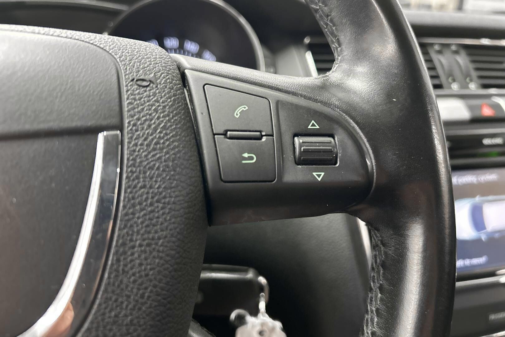 Skoda Superb iso kuva 15