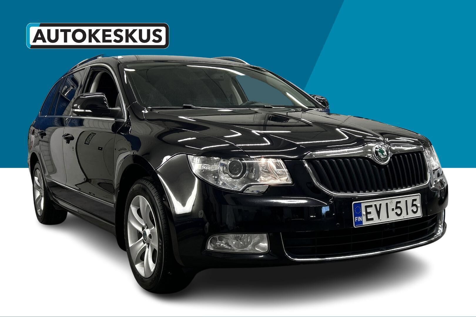 Skoda Superb iso kuva 2