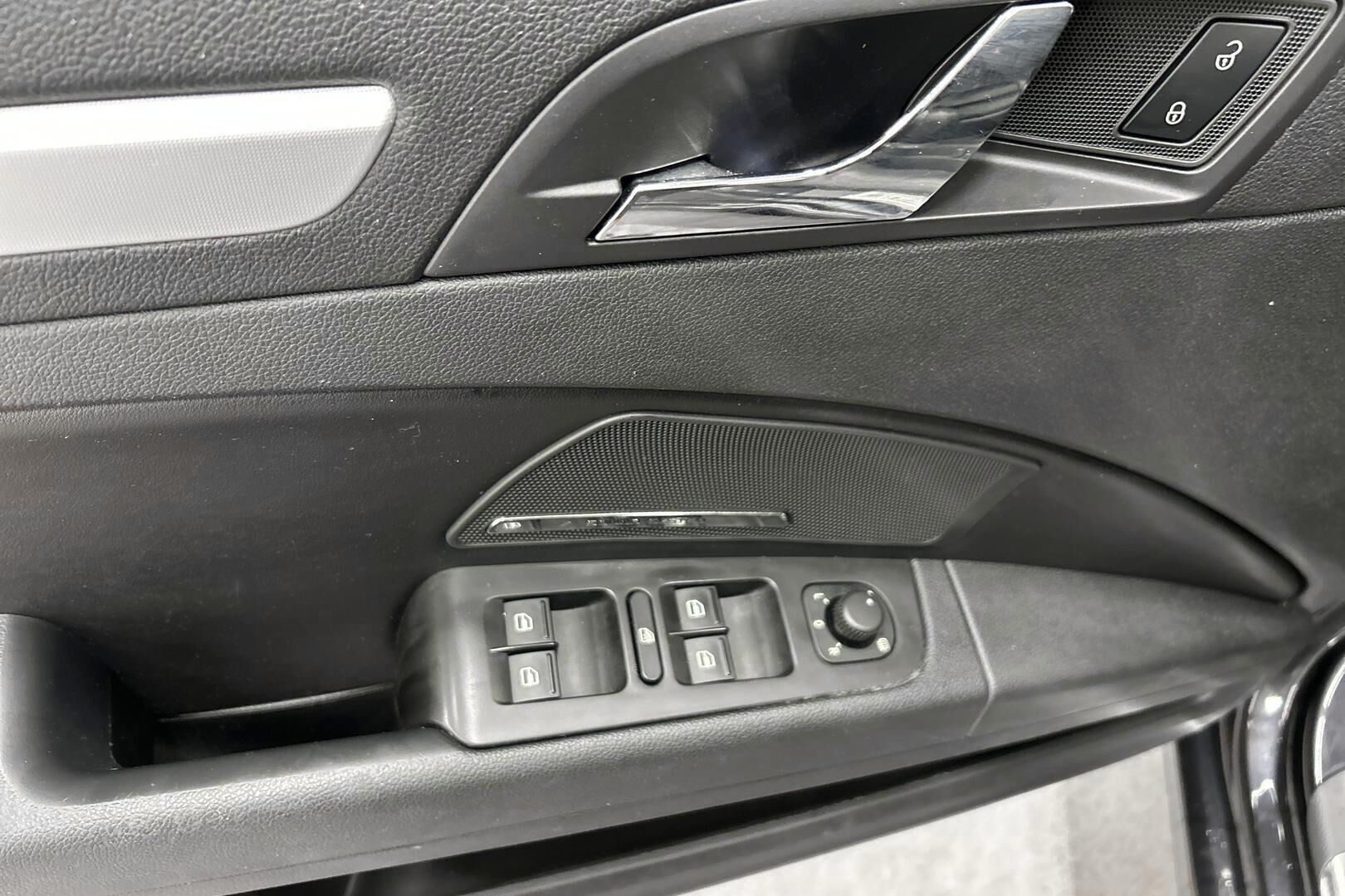 Skoda Superb iso kuva 21