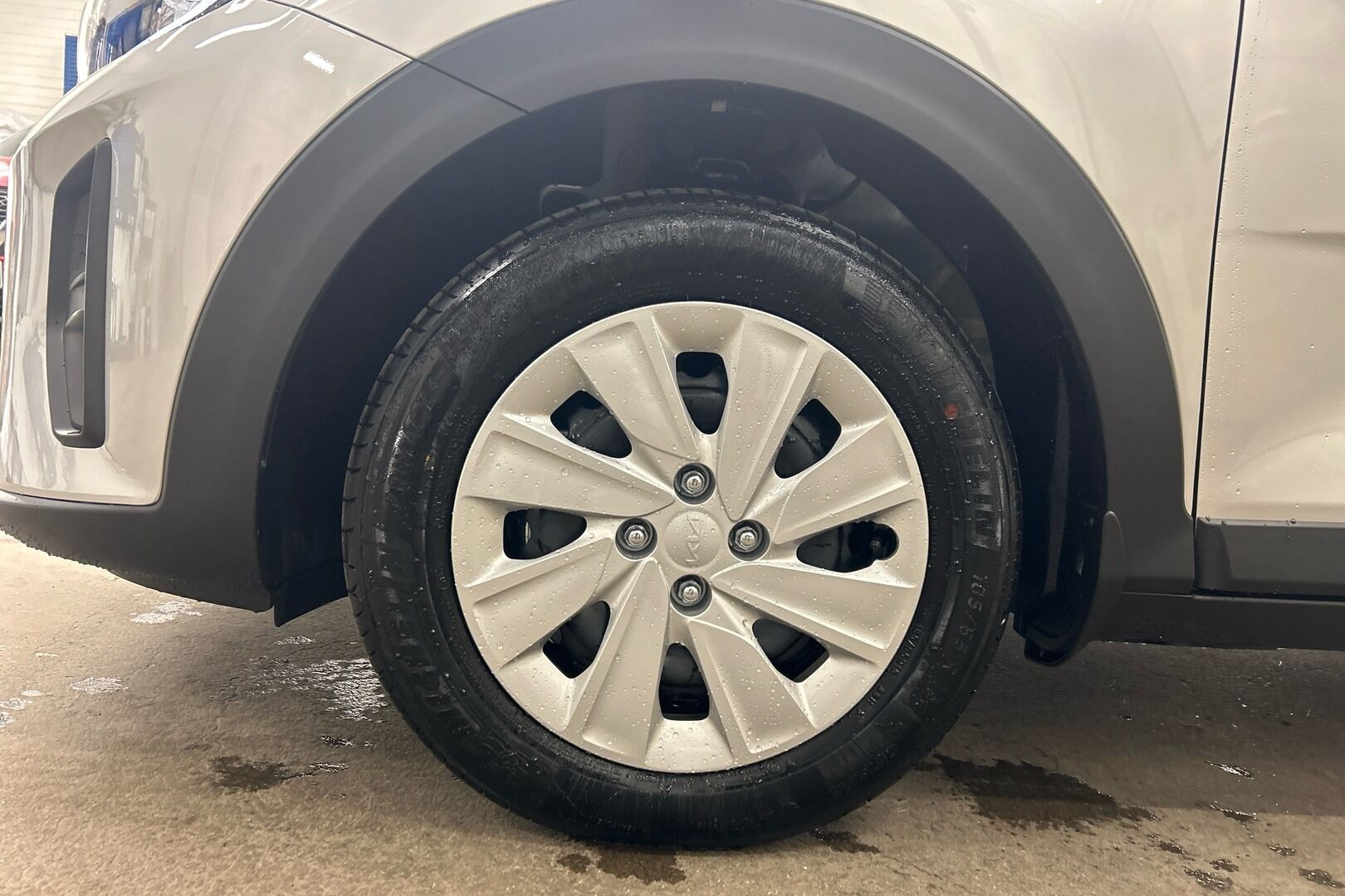 Kia Stonic iso kuva 10