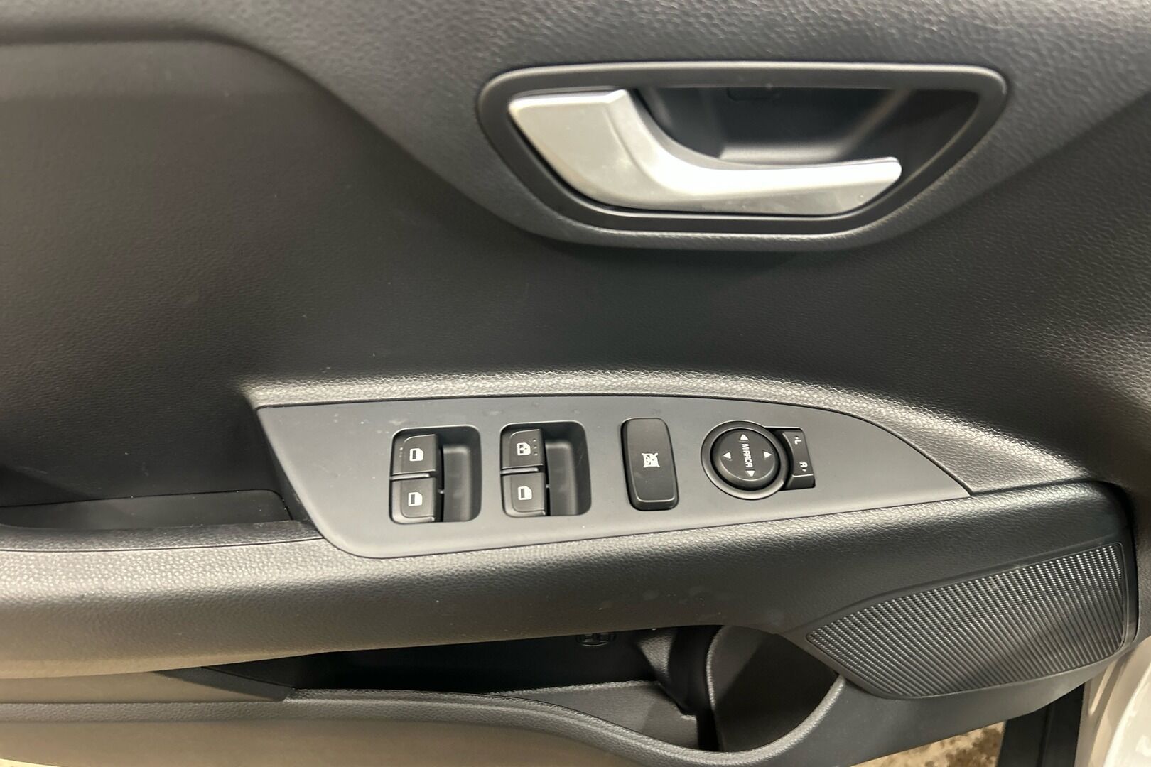 Kia Stonic iso kuva 19