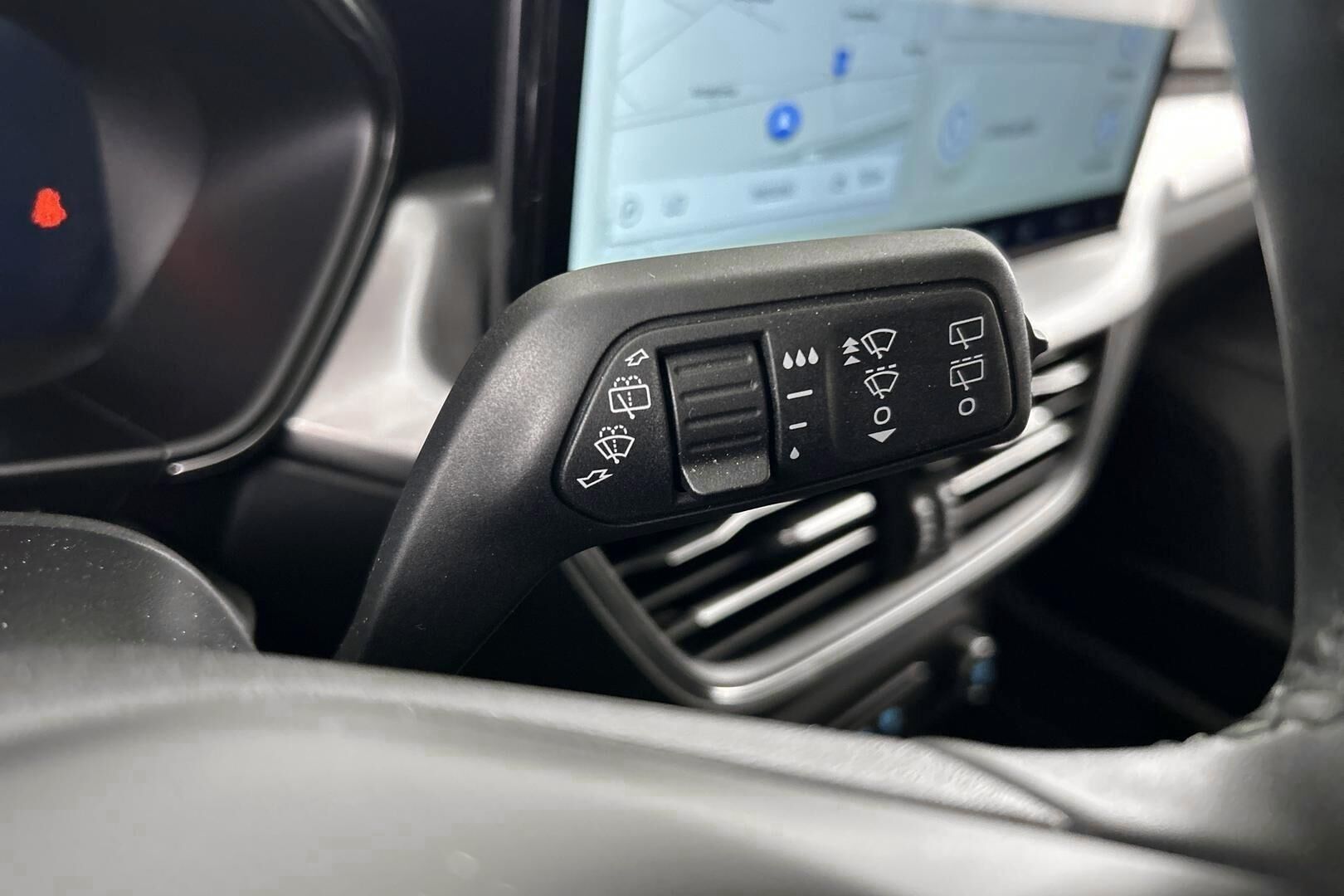 Ford Focus iso kuva 13