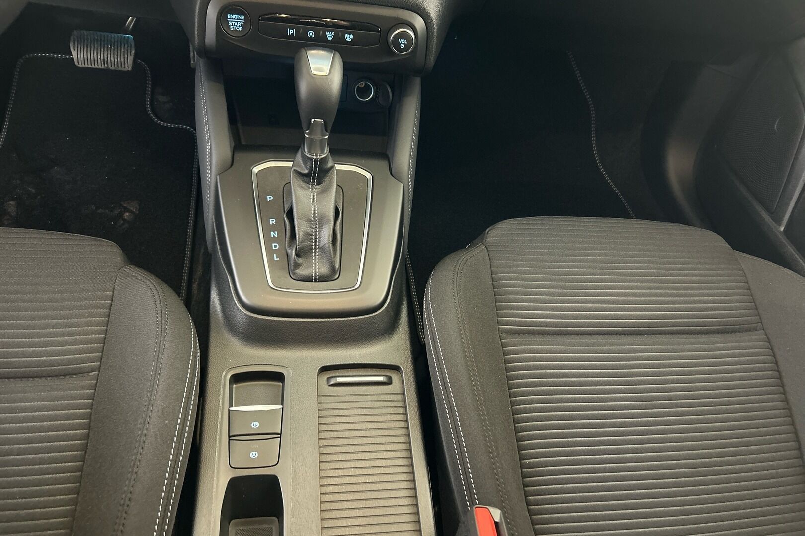 Ford Focus iso kuva 21