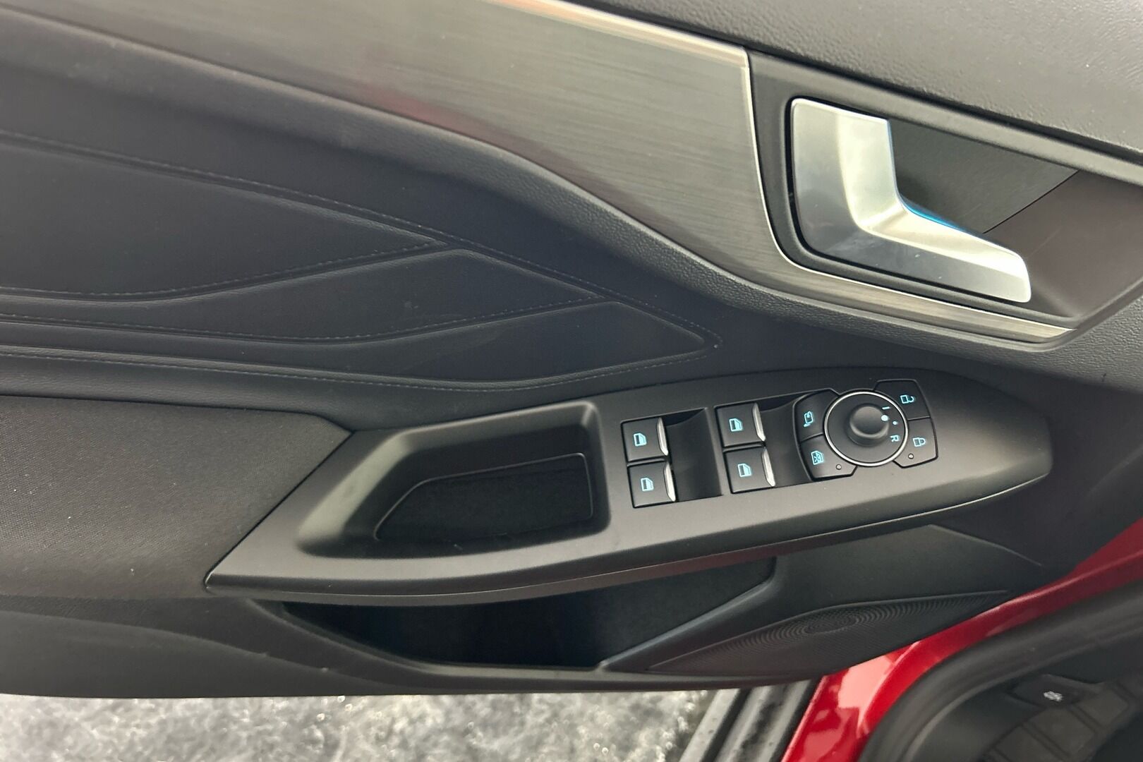 Ford Focus iso kuva 28