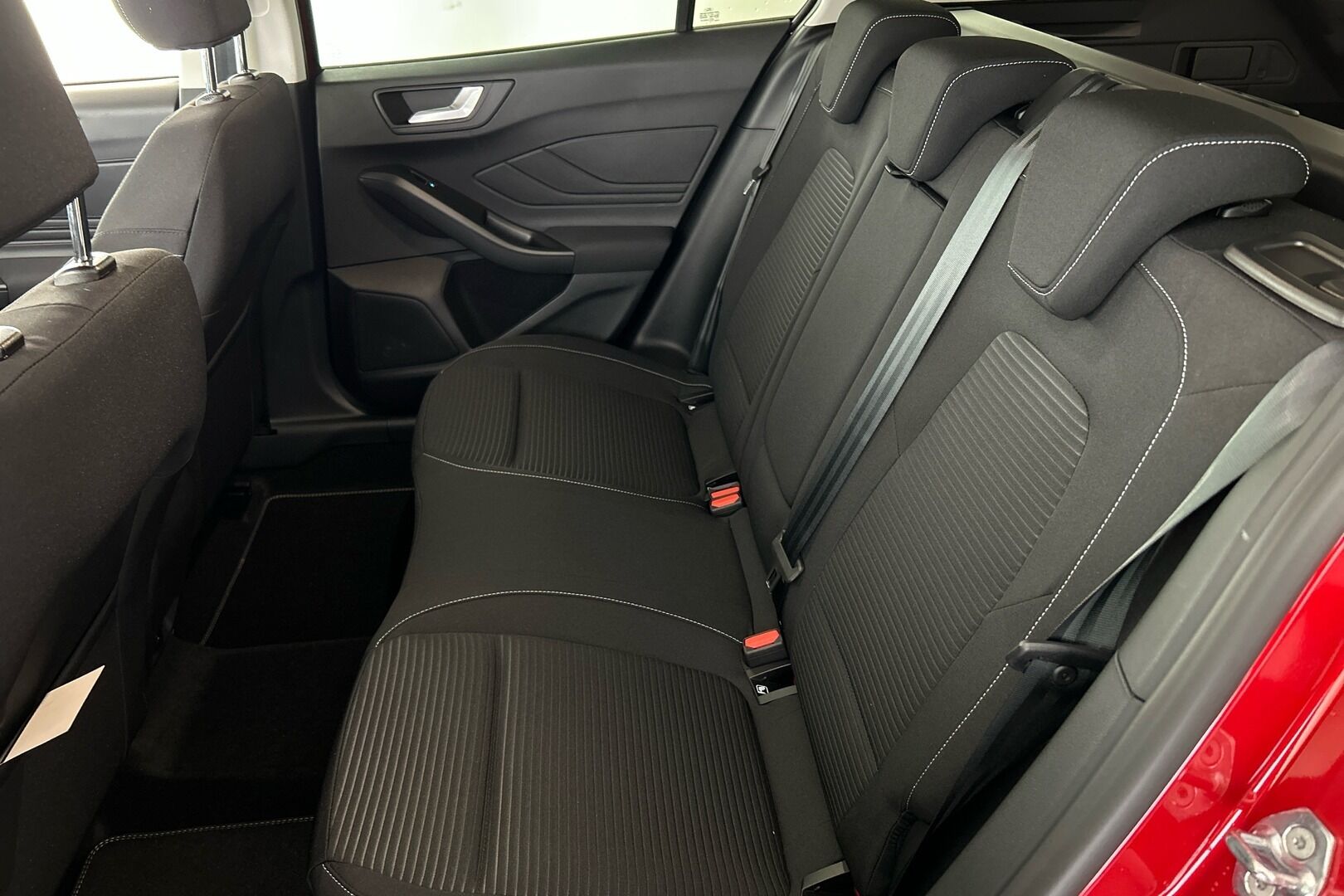 Ford Focus iso kuva 11