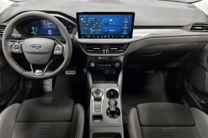 Ford Kuga esikatselu 8