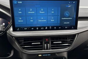 Ford Kuga esikatselu 12