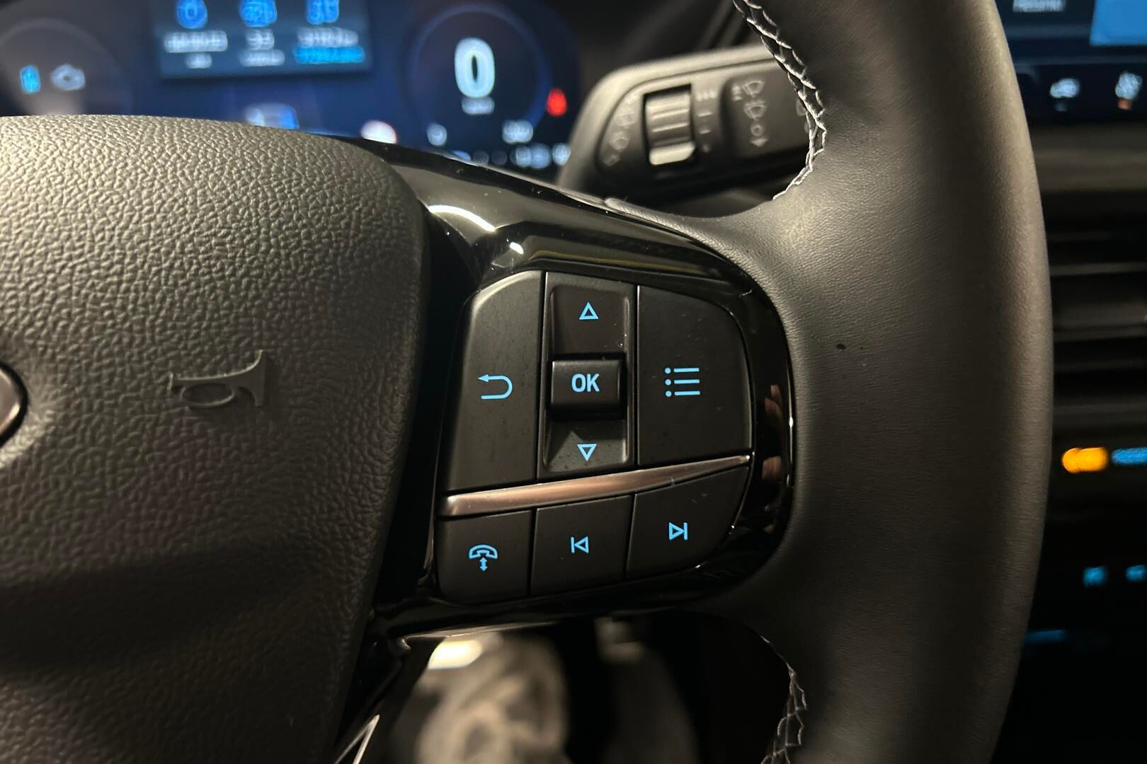 Ford Kuga iso kuva 18