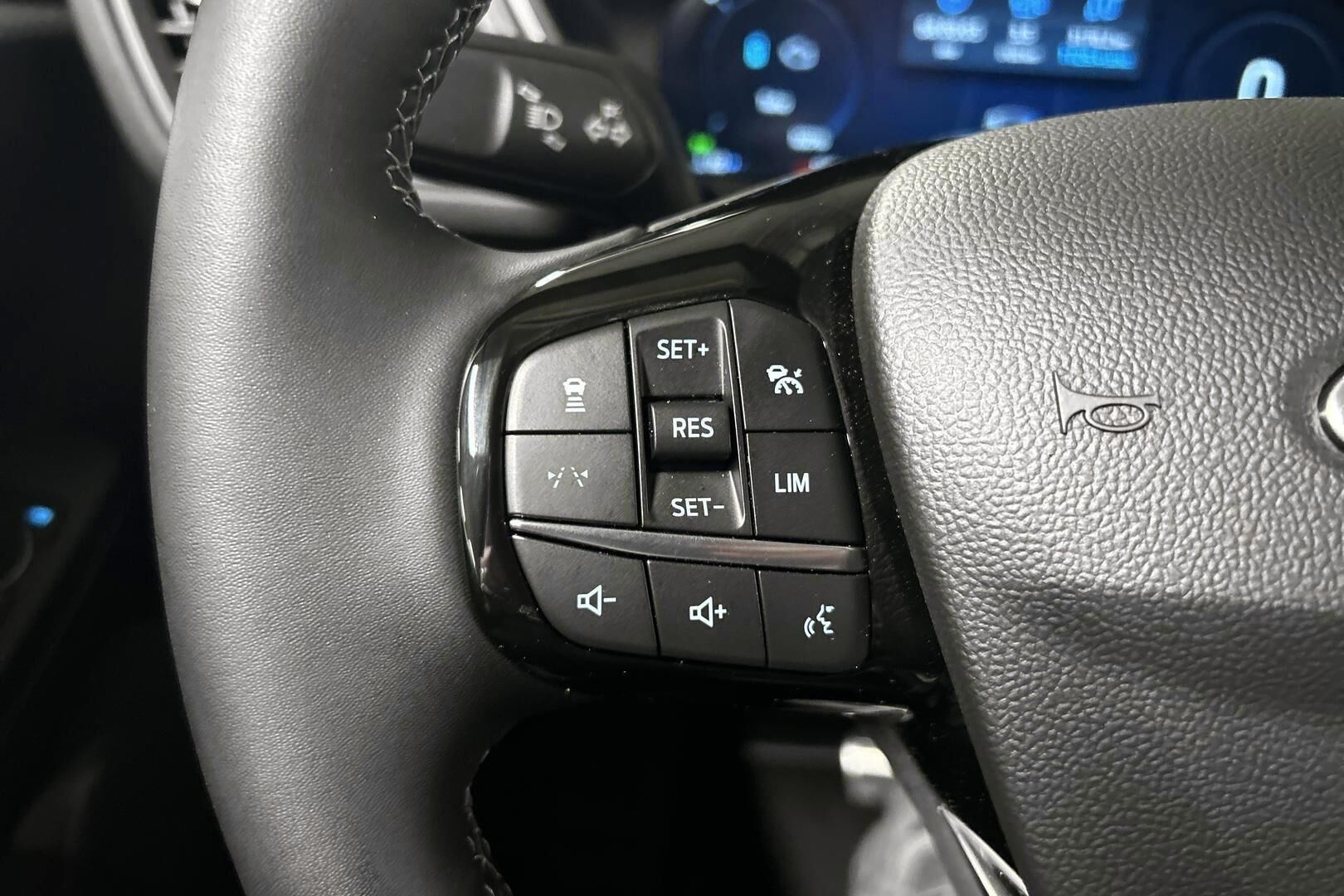 Ford Kuga iso kuva 19