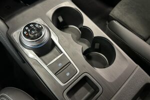 Ford Kuga esikatselu 16