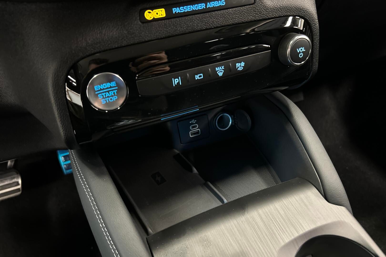 Ford Kuga iso kuva 17