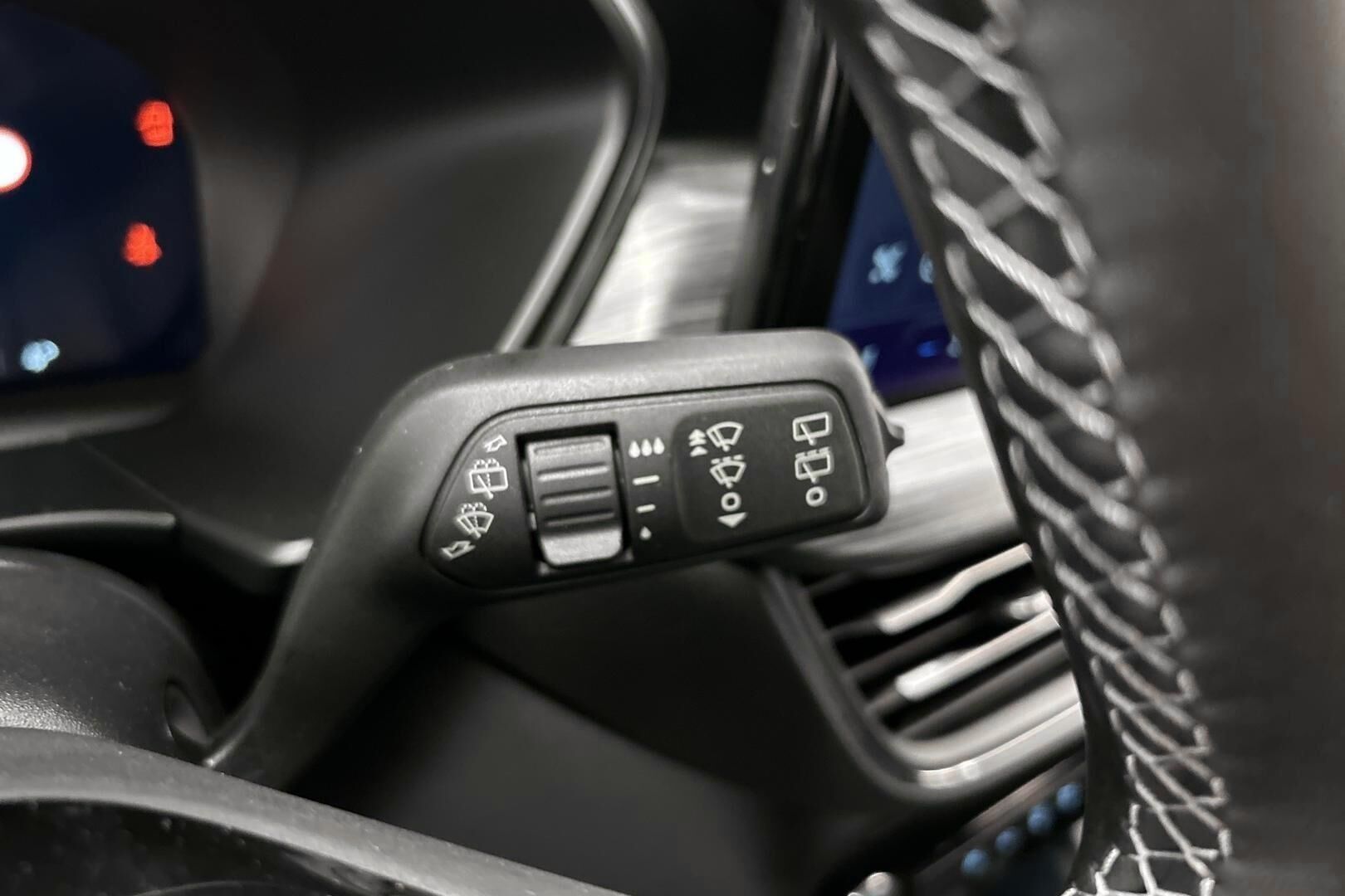 Ford Kuga iso kuva 20