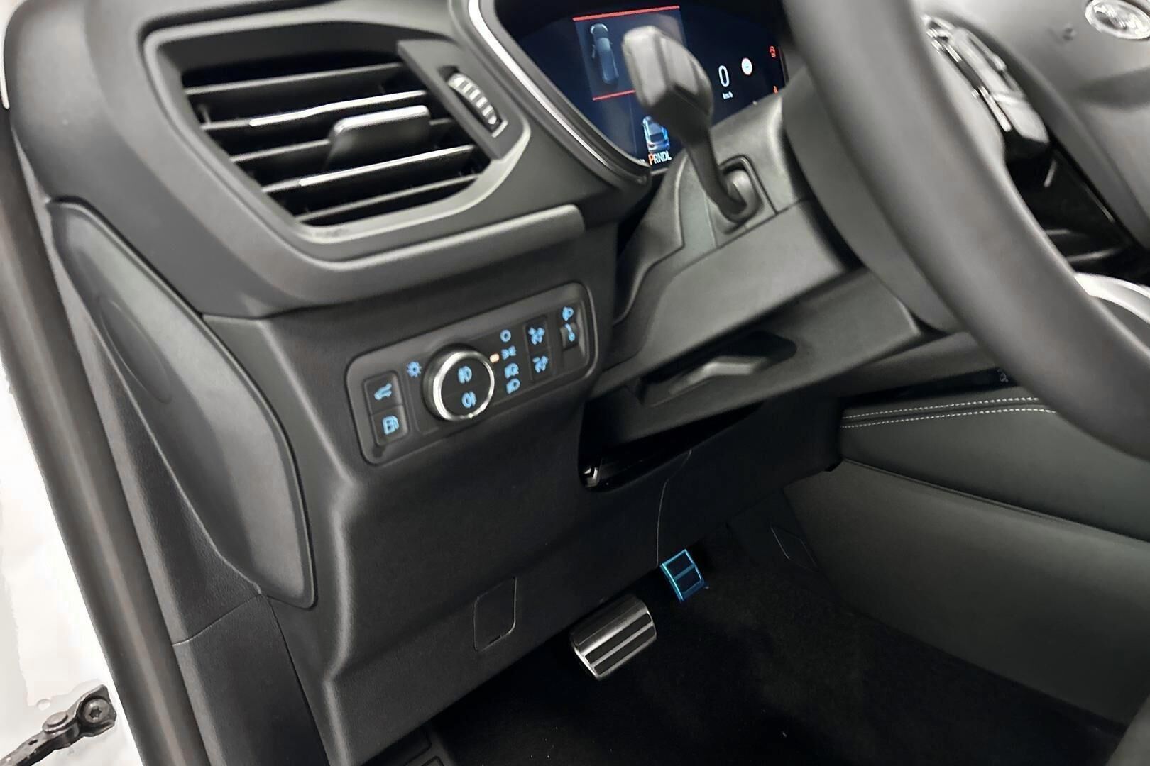 Ford Kuga iso kuva 21