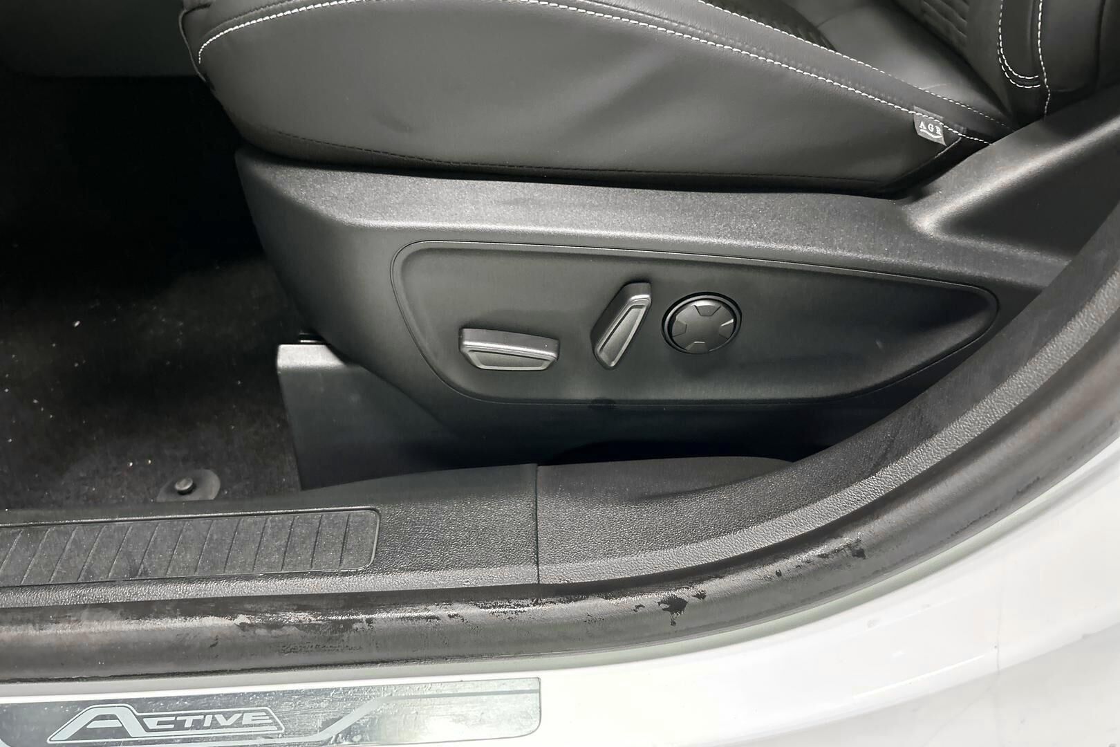 Ford Kuga iso kuva 30