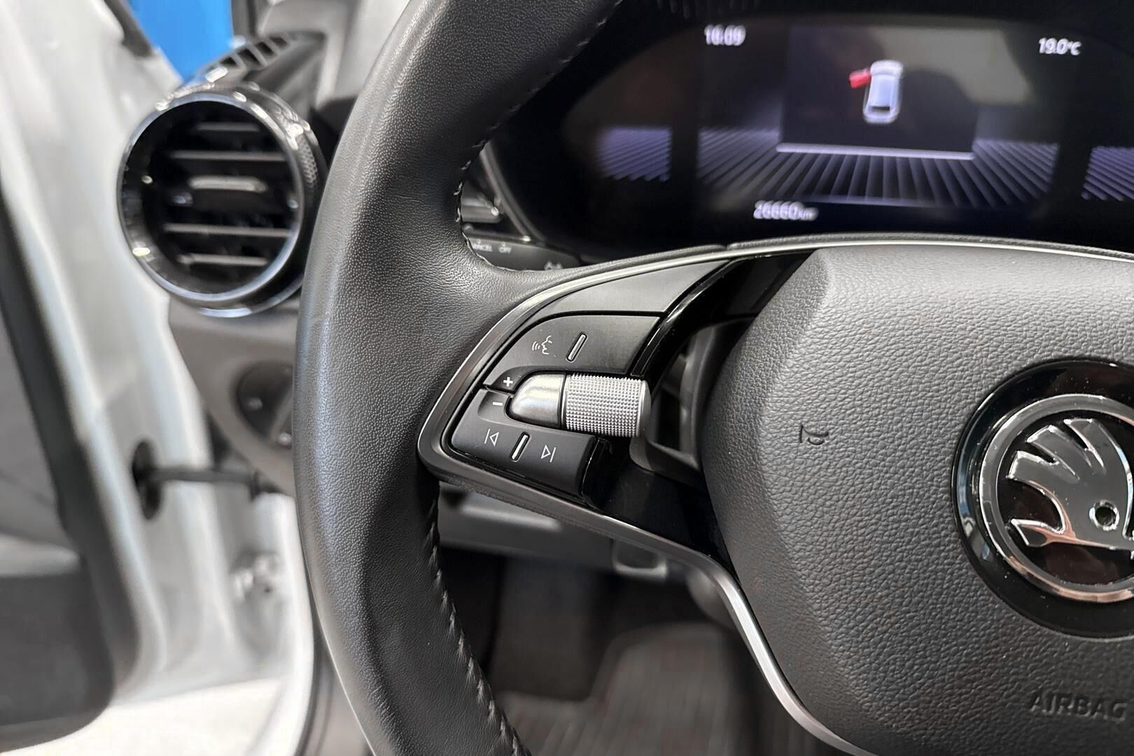 Skoda Fabia iso kuva 16