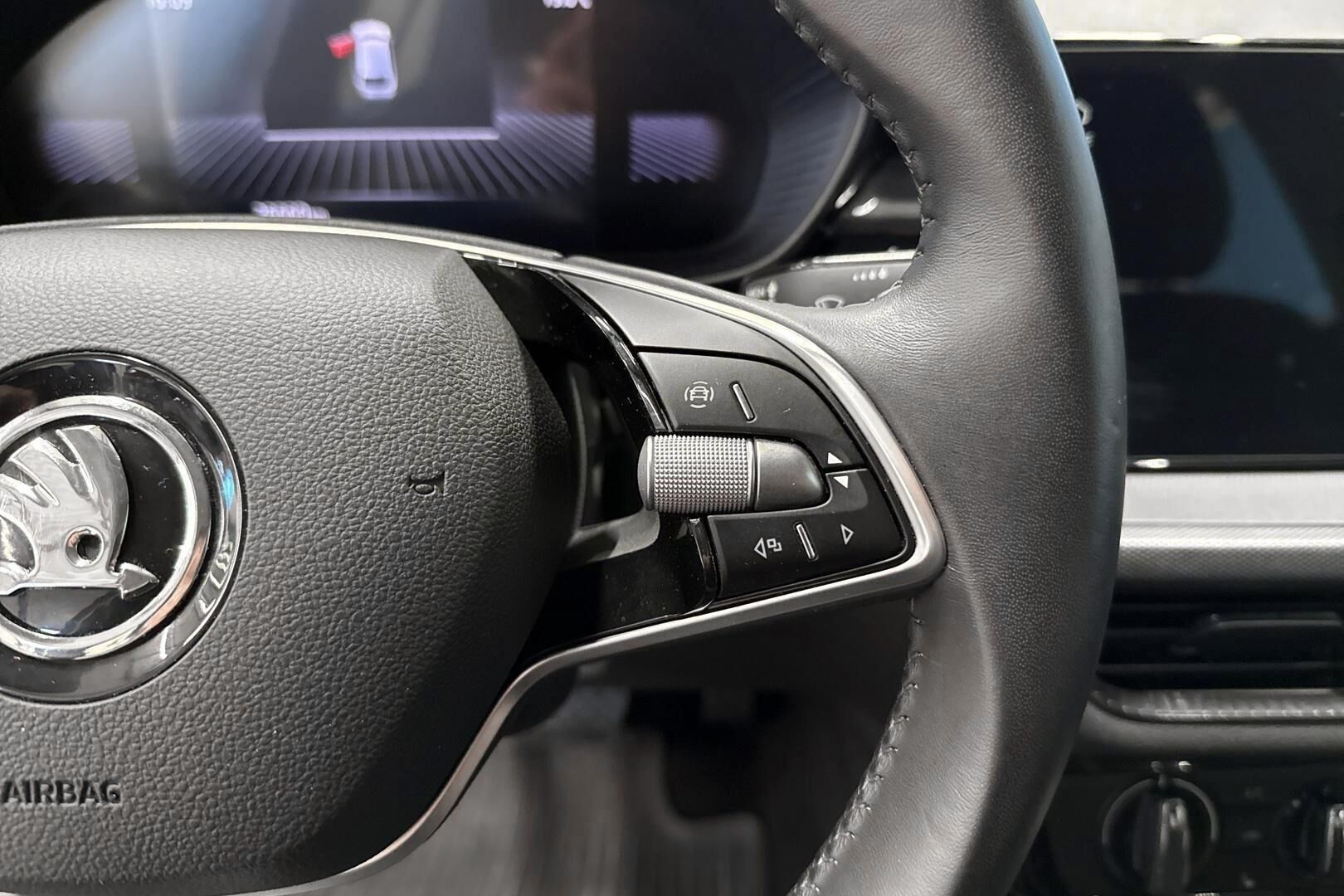 Skoda Fabia iso kuva 17