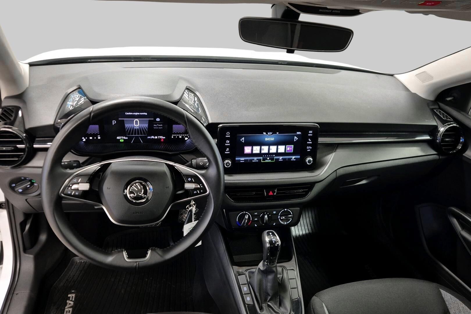 Skoda Fabia iso kuva 11