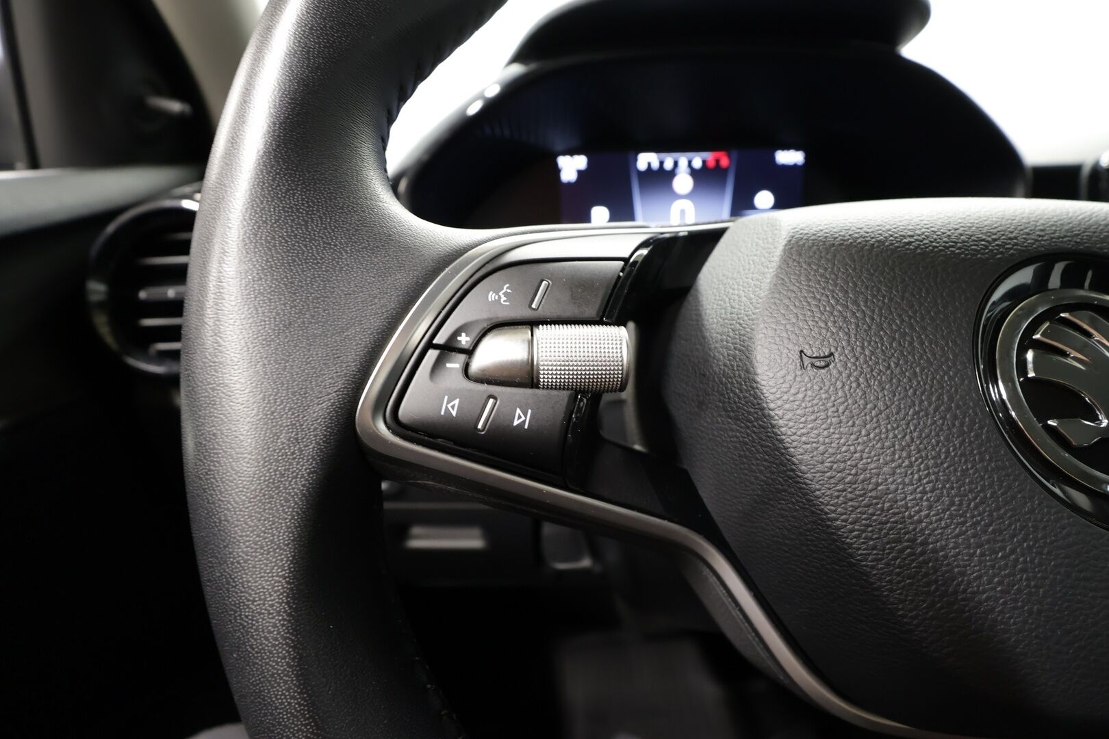 Skoda Fabia iso kuva 16