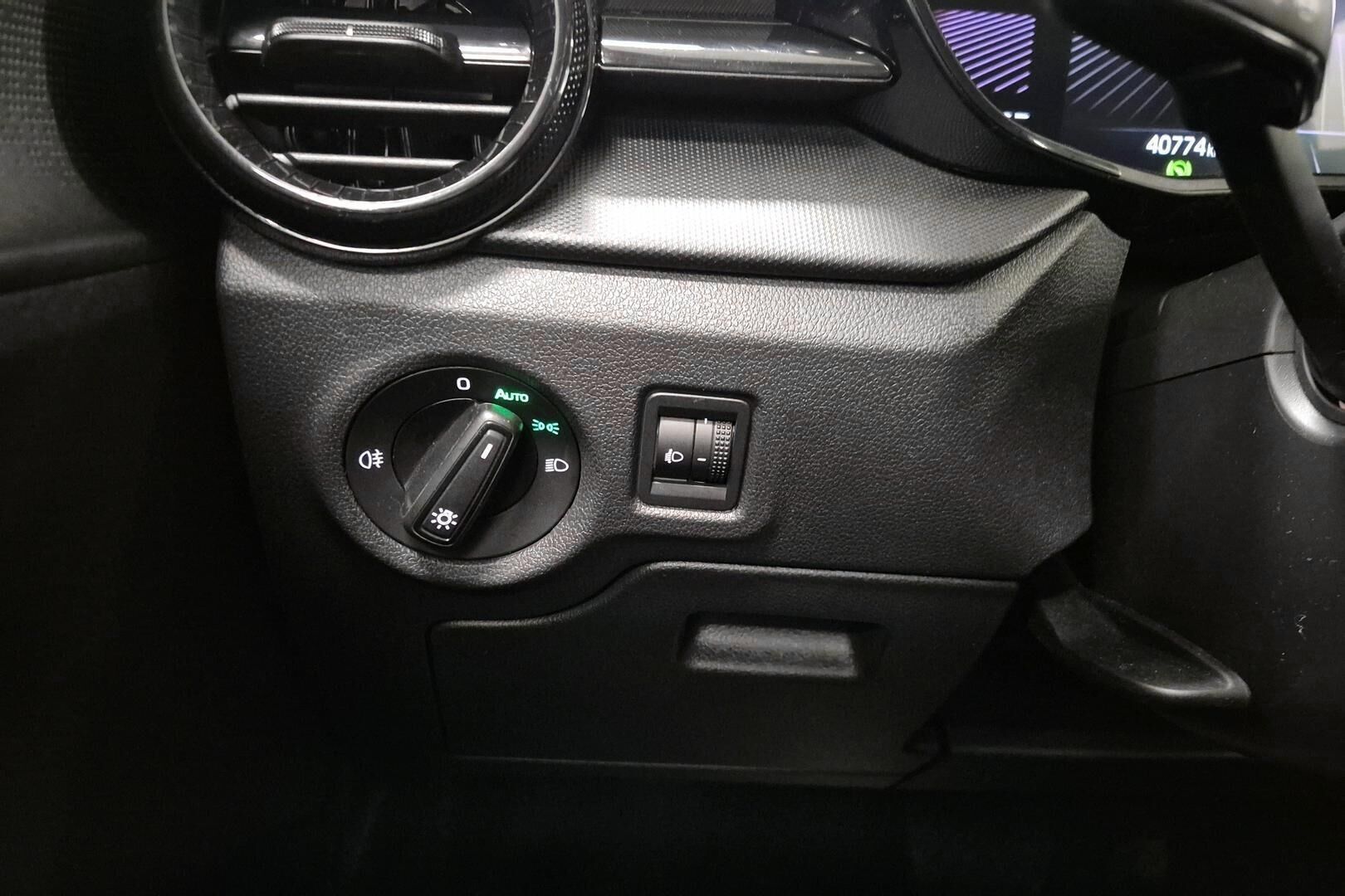 Skoda Fabia iso kuva 21
