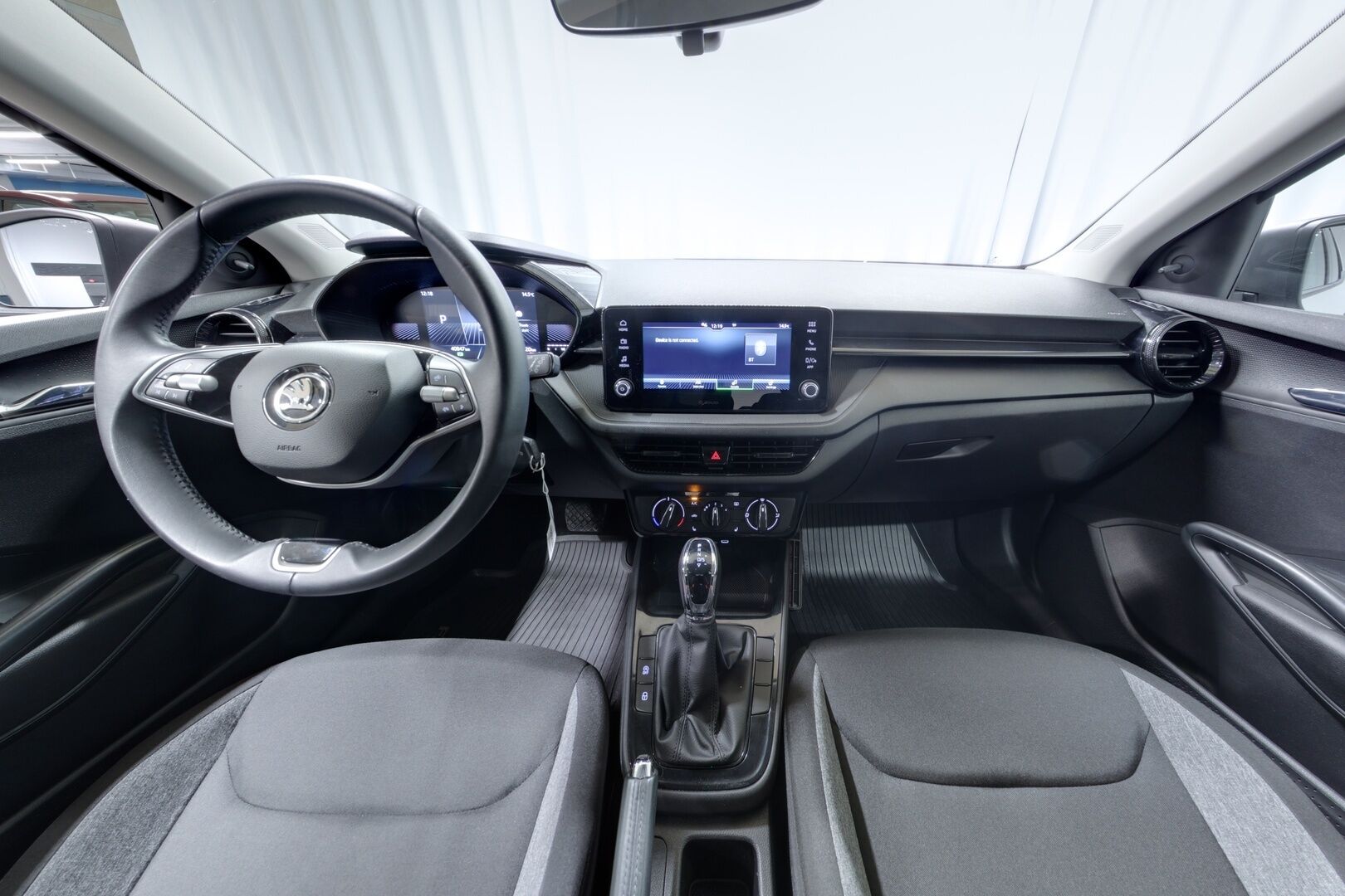 Skoda Fabia iso kuva 7