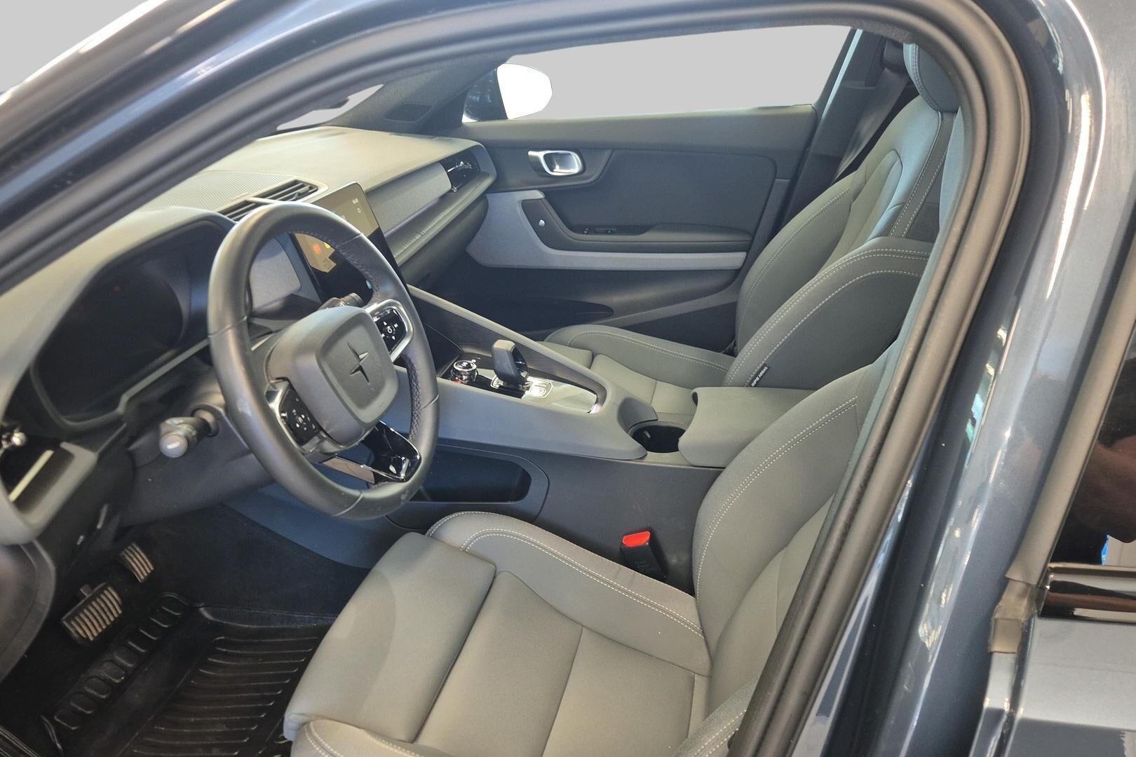 Polestar 2 iso kuva 22