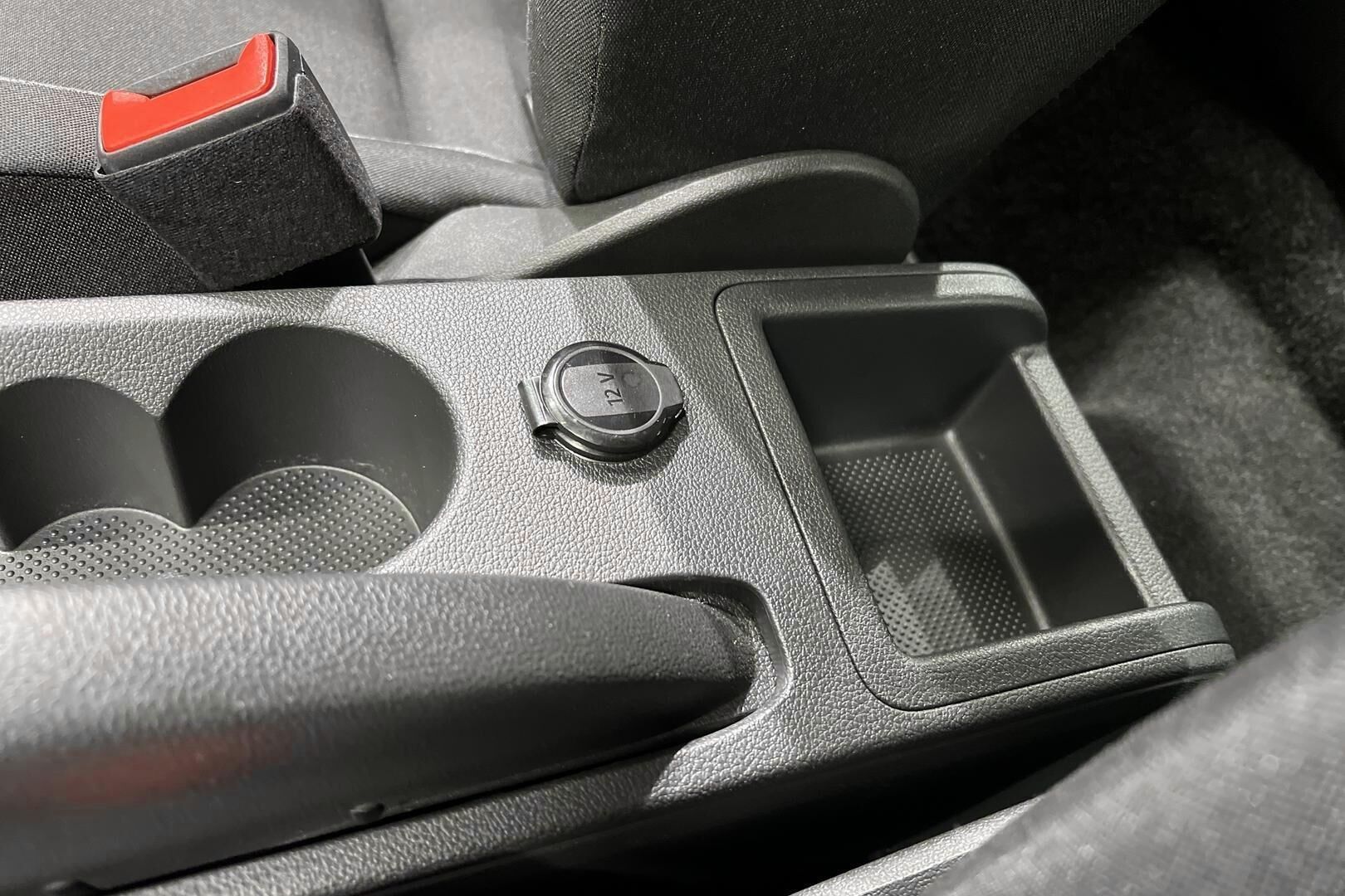 Skoda Fabia iso kuva 24