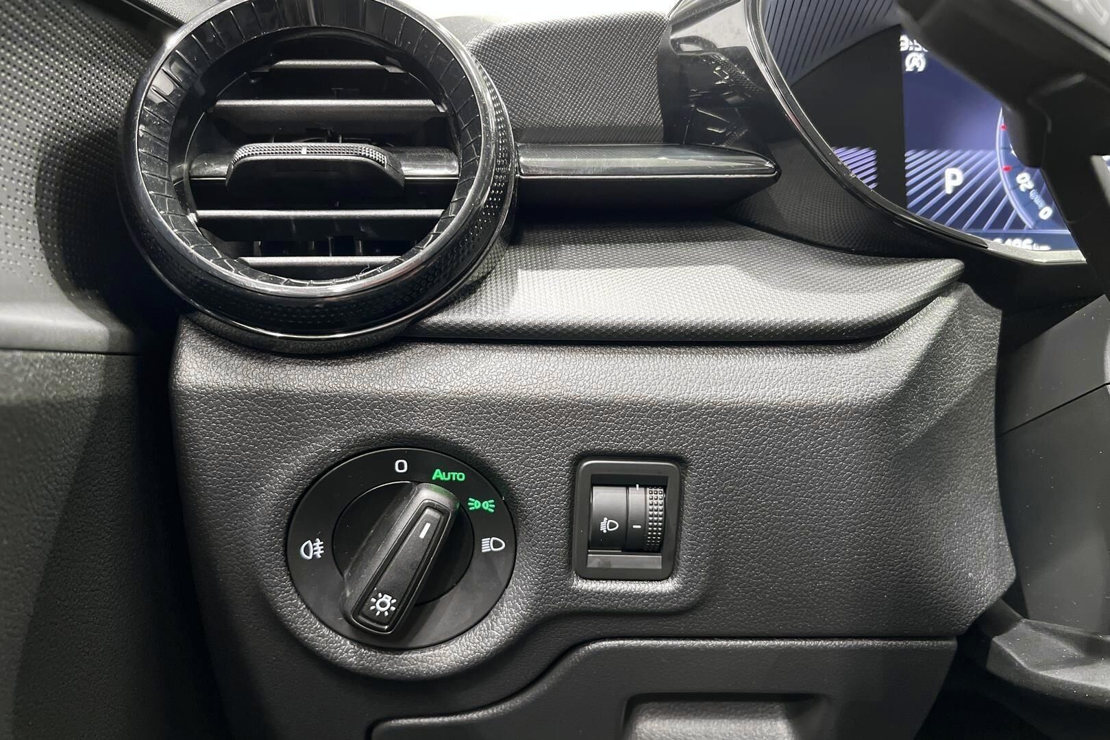 Skoda Fabia iso kuva 27