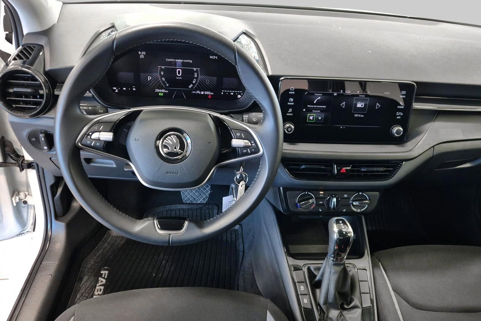 Skoda Fabia iso kuva 11