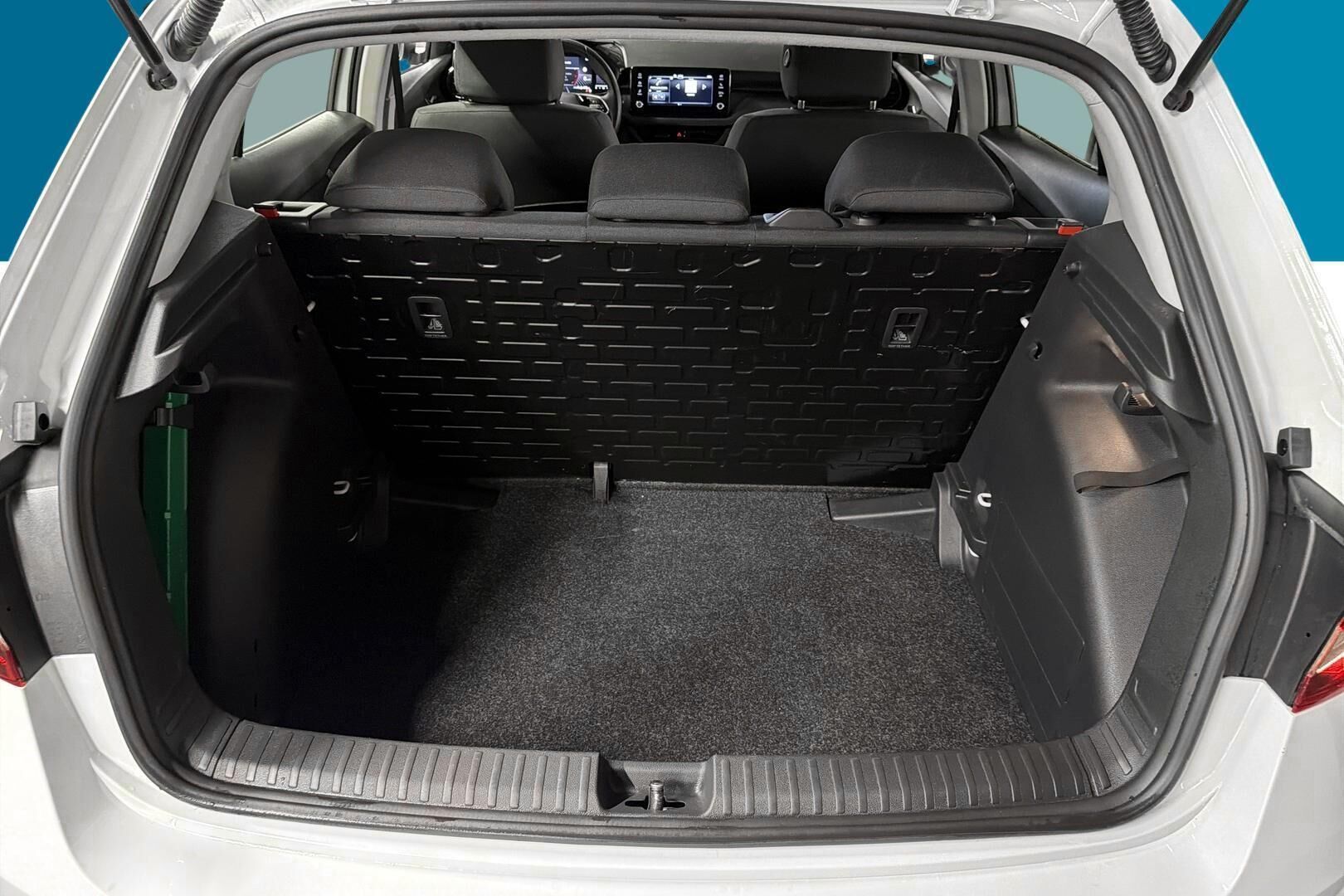 Skoda Fabia iso kuva 11