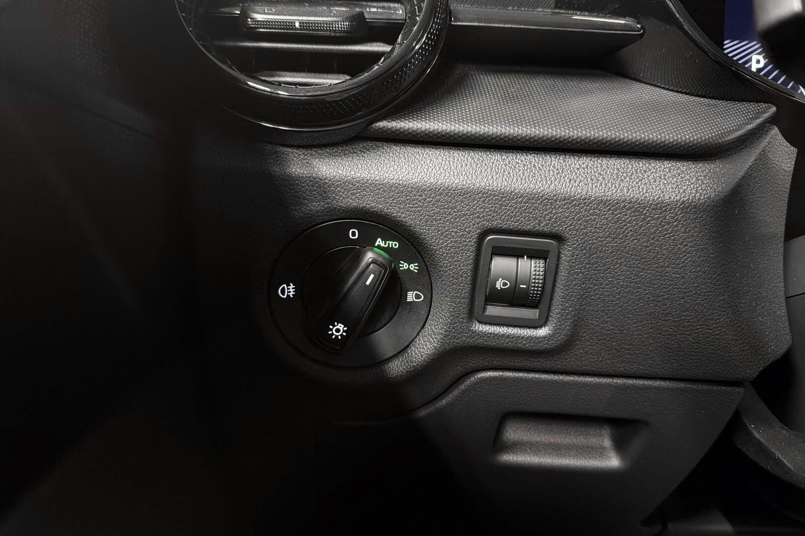 Skoda Fabia iso kuva 19