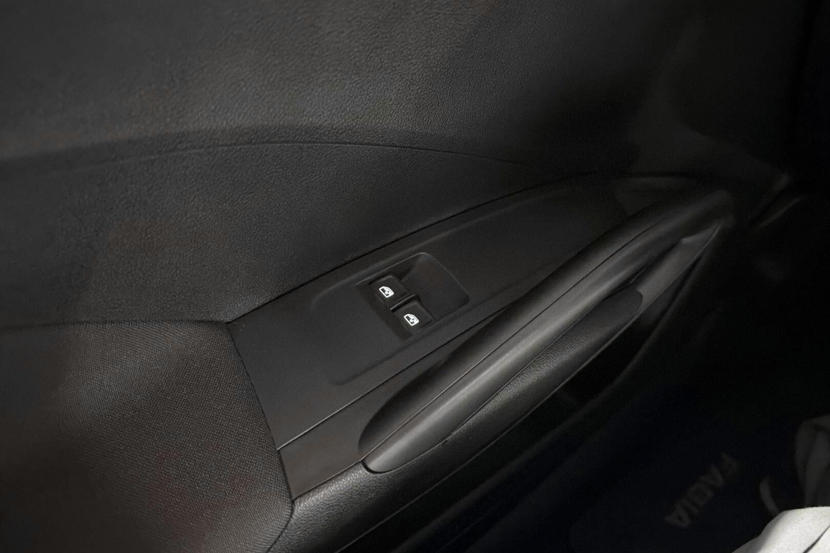 Skoda Fabia iso kuva 20