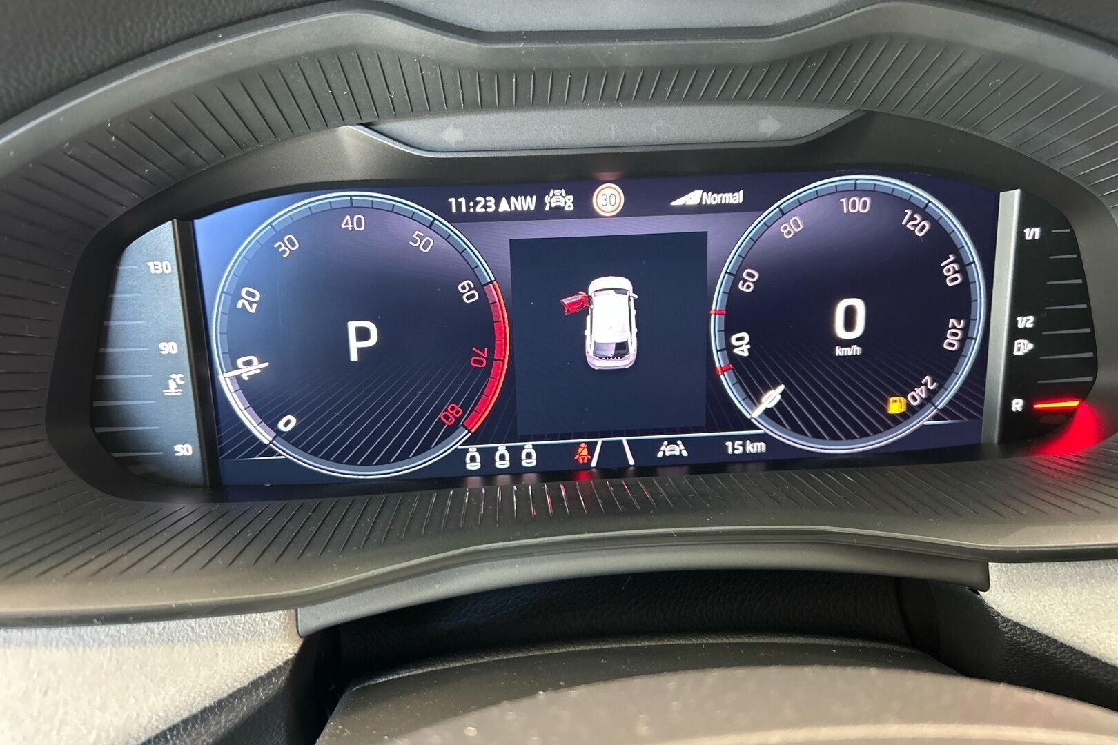 Skoda Scala iso kuva 11