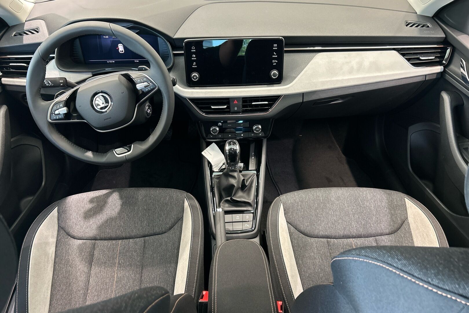 Skoda Scala iso kuva 6