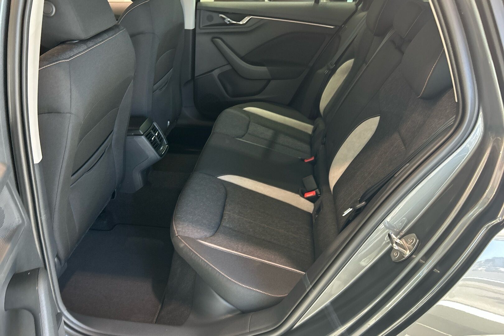 Skoda Scala iso kuva 8