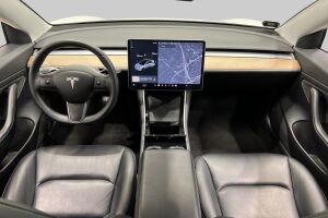 Tesla Model 3 esikatselu 10