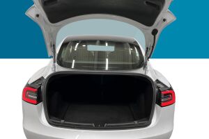 Tesla Model 3 esikatselu 11