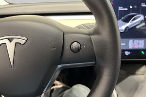 Tesla Model 3 esikatselu 18
