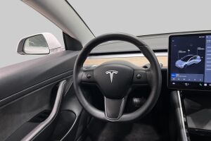 Tesla Model 3 esikatselu 21