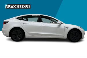 Tesla Model 3 esikatselu 4