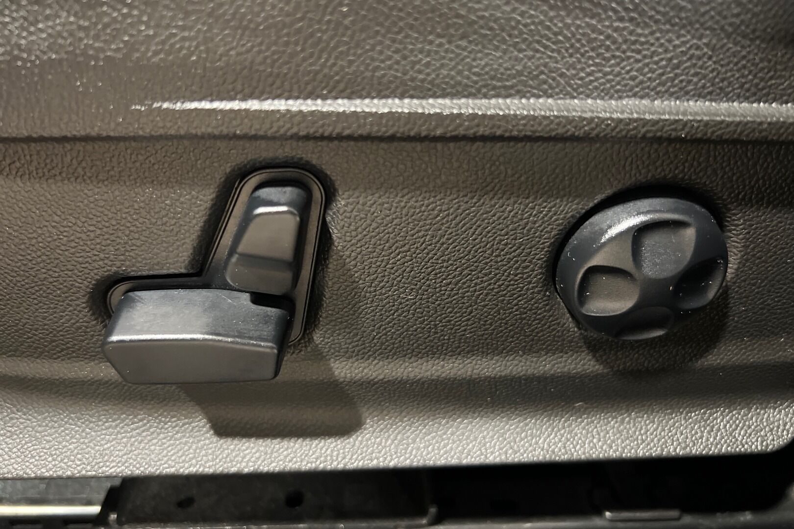 Alfa Romeo Stelvio iso kuva 11