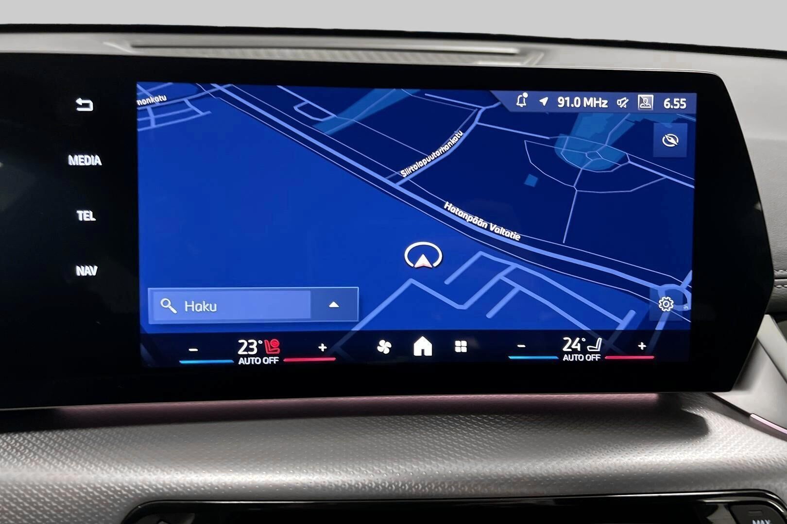 BMW X1 iso kuva 14