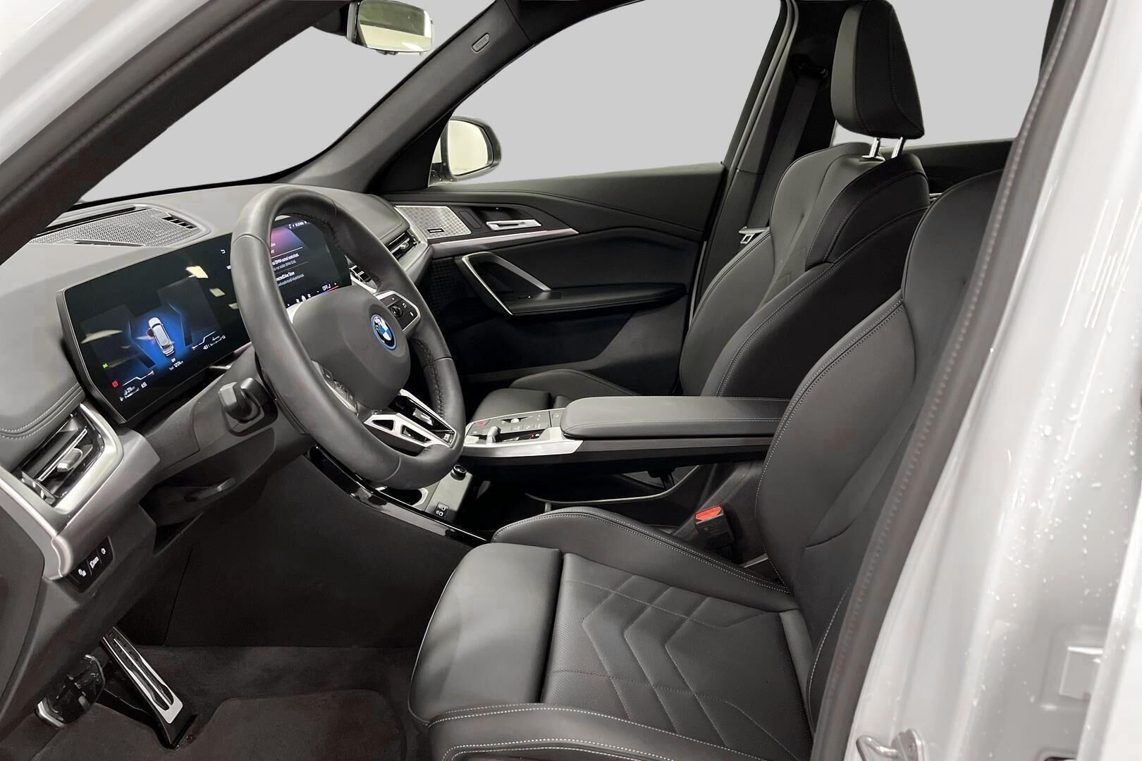 BMW X1 iso kuva 8