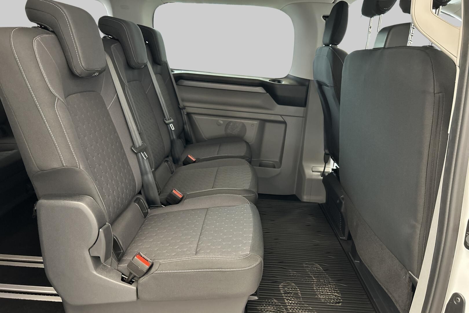 Ford Tourneo Custom iso kuva 8