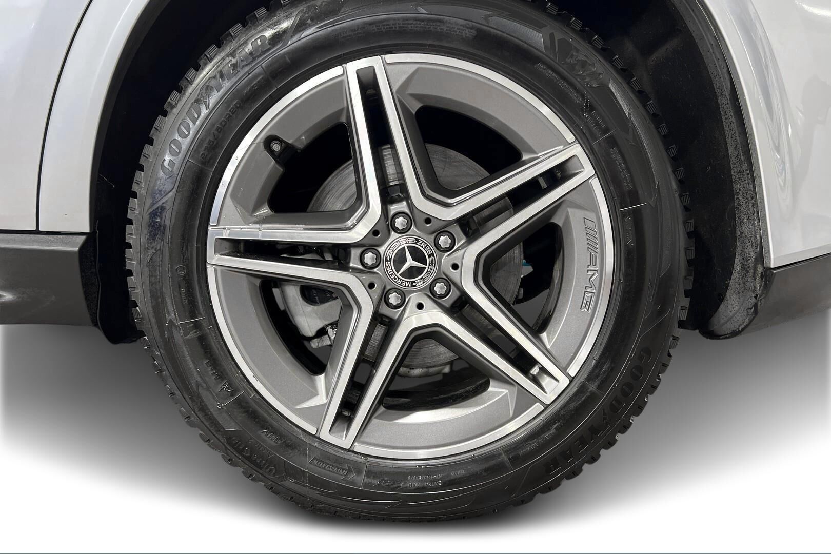 Mercedes-Benz GLE iso kuva 17