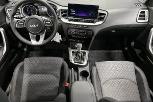 Kia Ceed esikatselu 10