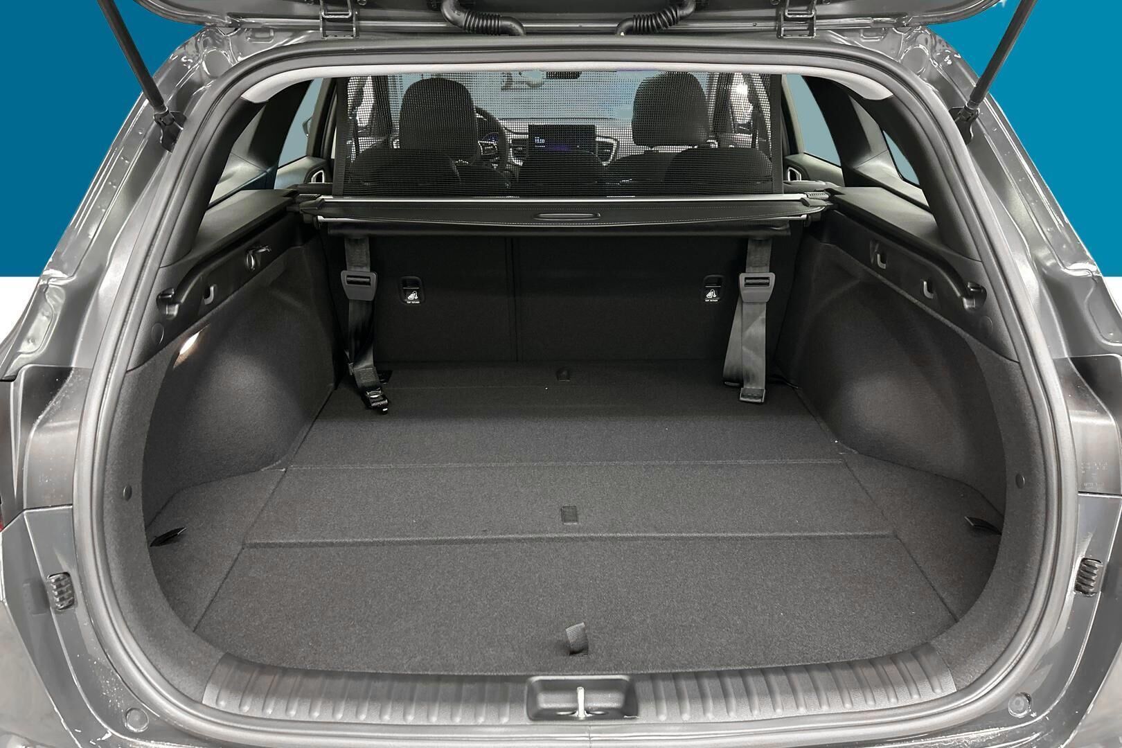 Kia Ceed iso kuva 10