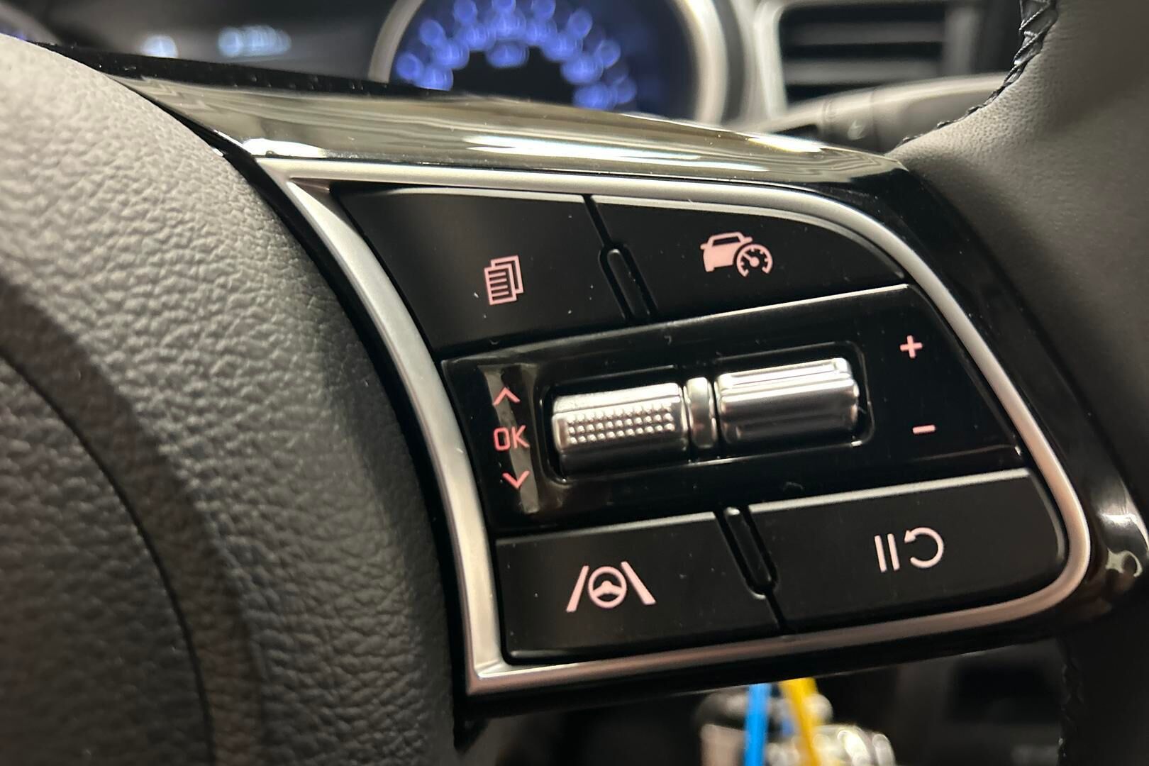 Kia Ceed iso kuva 14