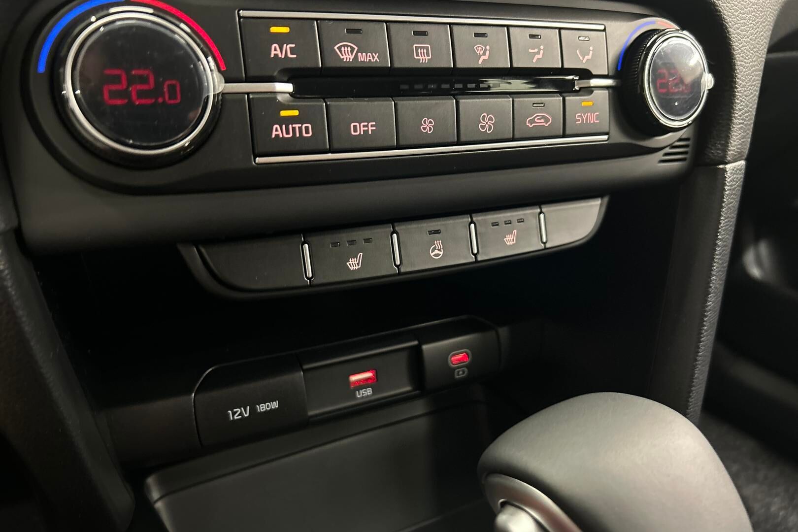 Kia Ceed iso kuva 17