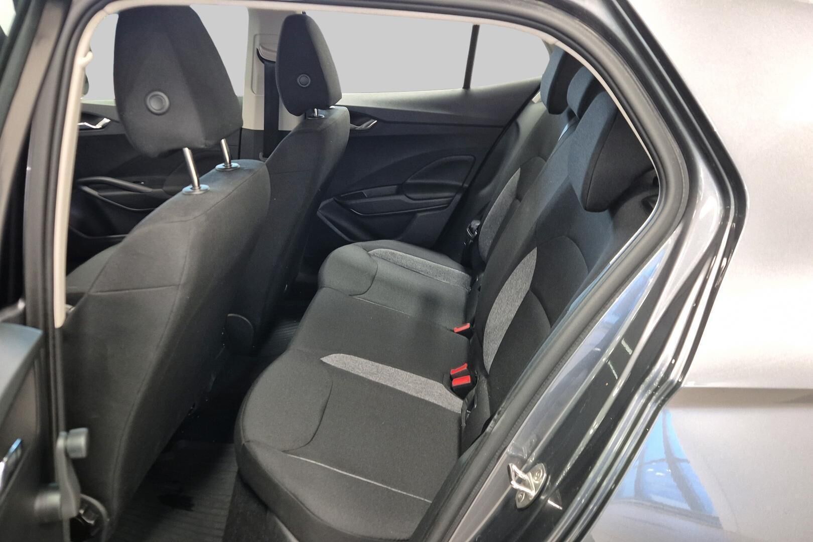 Skoda Fabia iso kuva 10